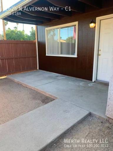 Main picture of 2625 N Alvernon Way