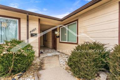 Main picture of 4801 S Lincoln St