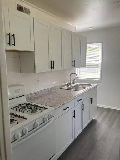 Main picture of 805 E Michigan Ave