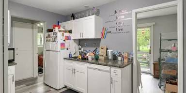 Main picture of 1659 10th Ave