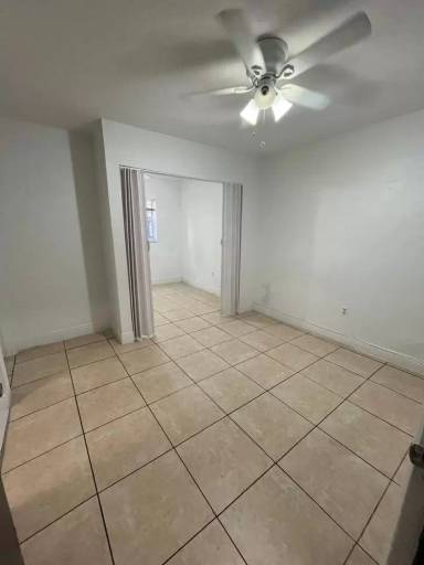 Main picture of 979 NW 4th St