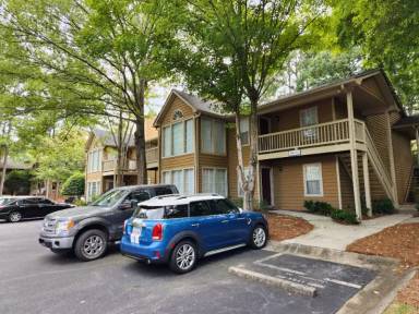 Main picture of 906 Country Park Dr SE