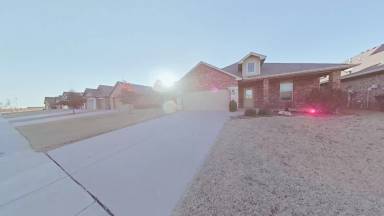 Main picture of 905 SW 79th St