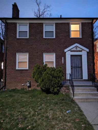 Main picture of 16594 Sorrento St