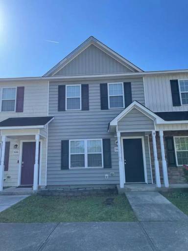 Main picture of 5002 Banister Loop