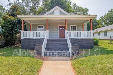 Main picture of 7 Highlawn Ave