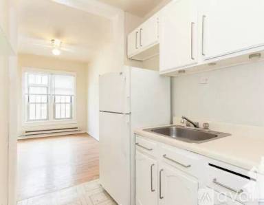 Main picture of 620-28 W Barry Ave