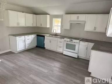 Main picture of 3115 Parkwood Rd