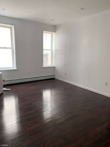 Main picture of 2061 76th St