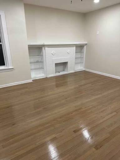 Main picture of 7940 S Saint Lawrence Ave