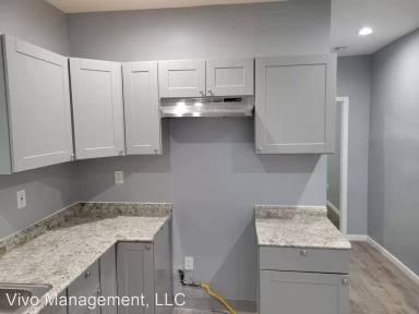 Main picture of 220 S 10th St