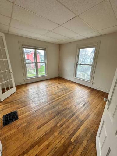 Main picture of 311 N Van Buren St