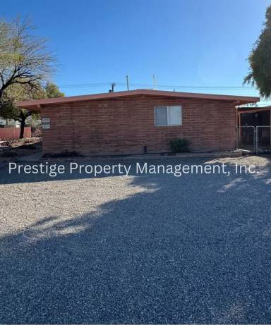 Main picture of 802 E Holaway Dr