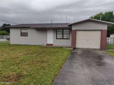 Main picture of 6200 SW 32nd St