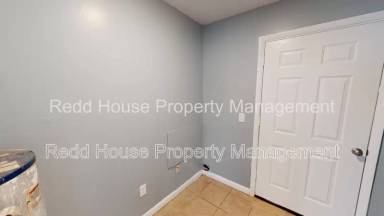 Main picture of 111 Nann St