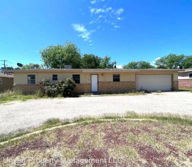 Main picture of 1605 W Ural Dr