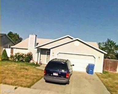 Main picture of 1221 Monaco St