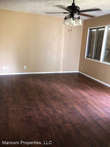 Main picture of 736 Saint Nicholas Dr