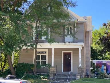 Main picture of 700 University Ave NE