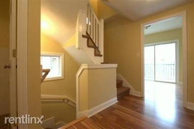 Main picture of 10 Tennyson St