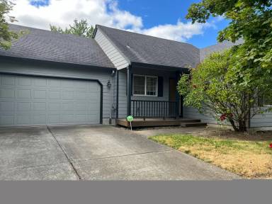 Main picture of 230 E Harrison St