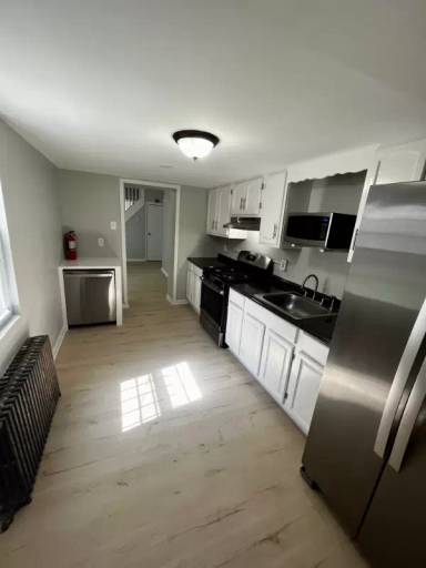 Main picture of 25 E Chestnut St