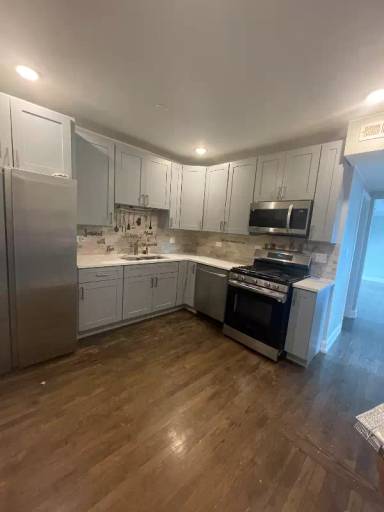 Main picture of 12 E 112th St