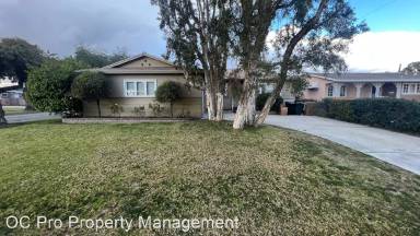 Main picture of 1531 W Oak Ave