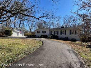 Main picture of 3914 Rhododendron Dr