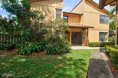 Main picture of 9928 Royal Palm Blvd