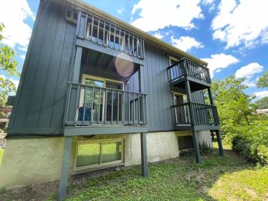 Main picture of 2020 Summit St