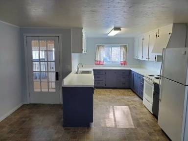 Main picture of 1034 S Main St