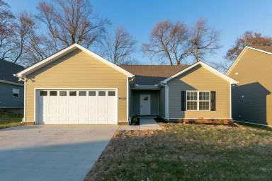 Main picture of 908 Stokewood Pl