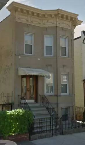 Main picture of 1934 Benedict Ave