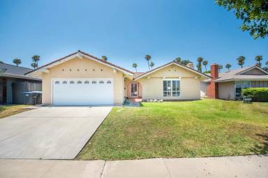 Main picture of 3069 Hayes Ave