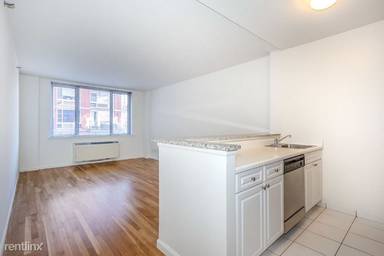 Main picture of 166 W 22nd St