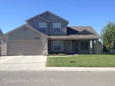 Main picture of 18201 Royal Way