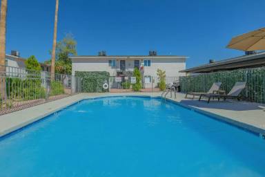 Main picture of Two Five Greenway LLC