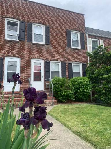Main picture of 449 E Garrison St