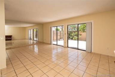 Main picture of 3800 SW 79th Ave