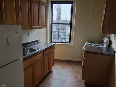 Main picture of 2701 Grand Concourse