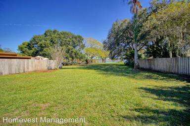 Main picture of 121 S Triplet Lake Dr