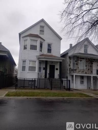 Main picture of 8414 S Burnham Ave