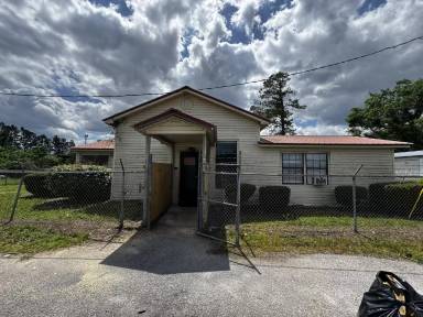 Main picture of 1532 Airport Rd