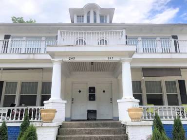 Main picture of 249 E State St