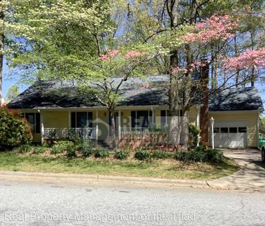 Main picture of 2920 Sussex Dr