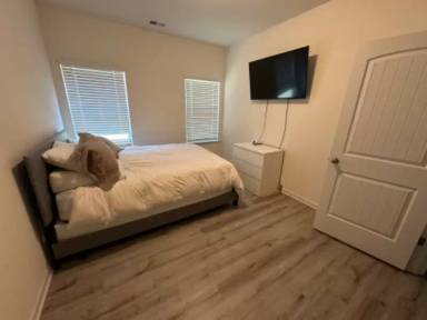 Main picture of 5285 Burrus Ln