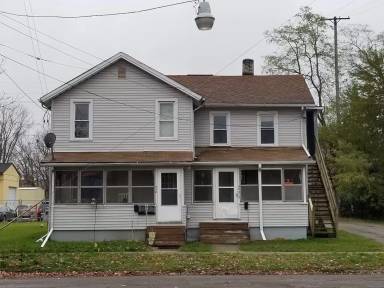 Main picture of 426 Oak St