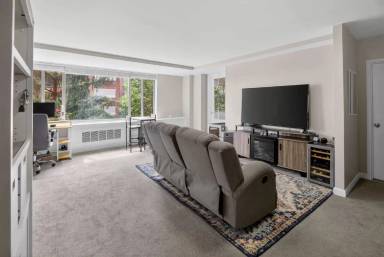 Main picture of 1211 Arlington Blvd