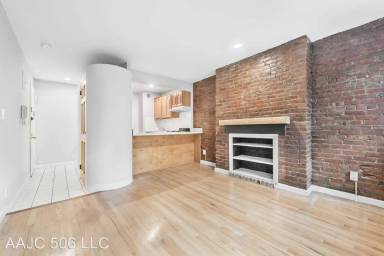 Main picture of 506 E 6th St